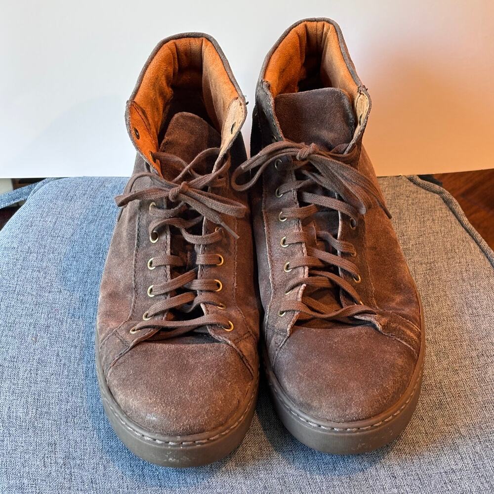 Born Suede men's size 11M distressed leather lace up boots